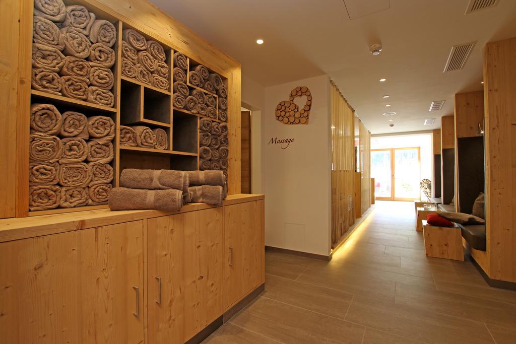 Hotel Schwarzer Adler Hintertux Ngoại thất bức ảnh
